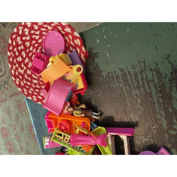 Vintage Polly Pocket Colorful Toy Playset with Carrying Bag - Picture 2 of 8